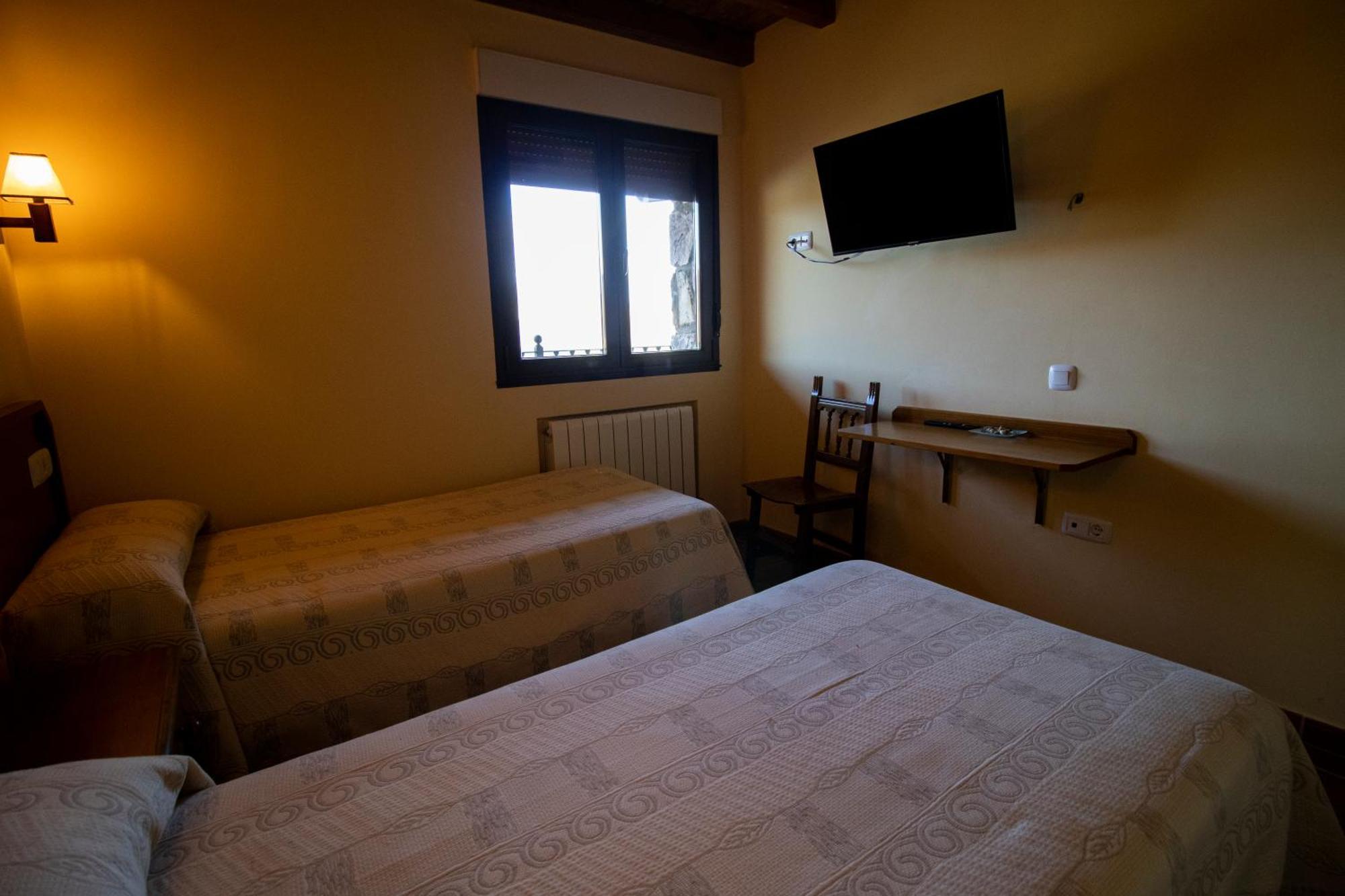 Hotel La Guarida De La Lleira Ferreras de Arriba Esterno foto