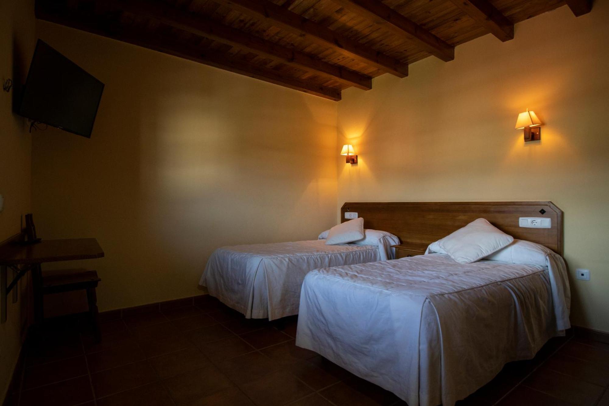 Hotel La Guarida De La Lleira Ferreras de Arriba Esterno foto