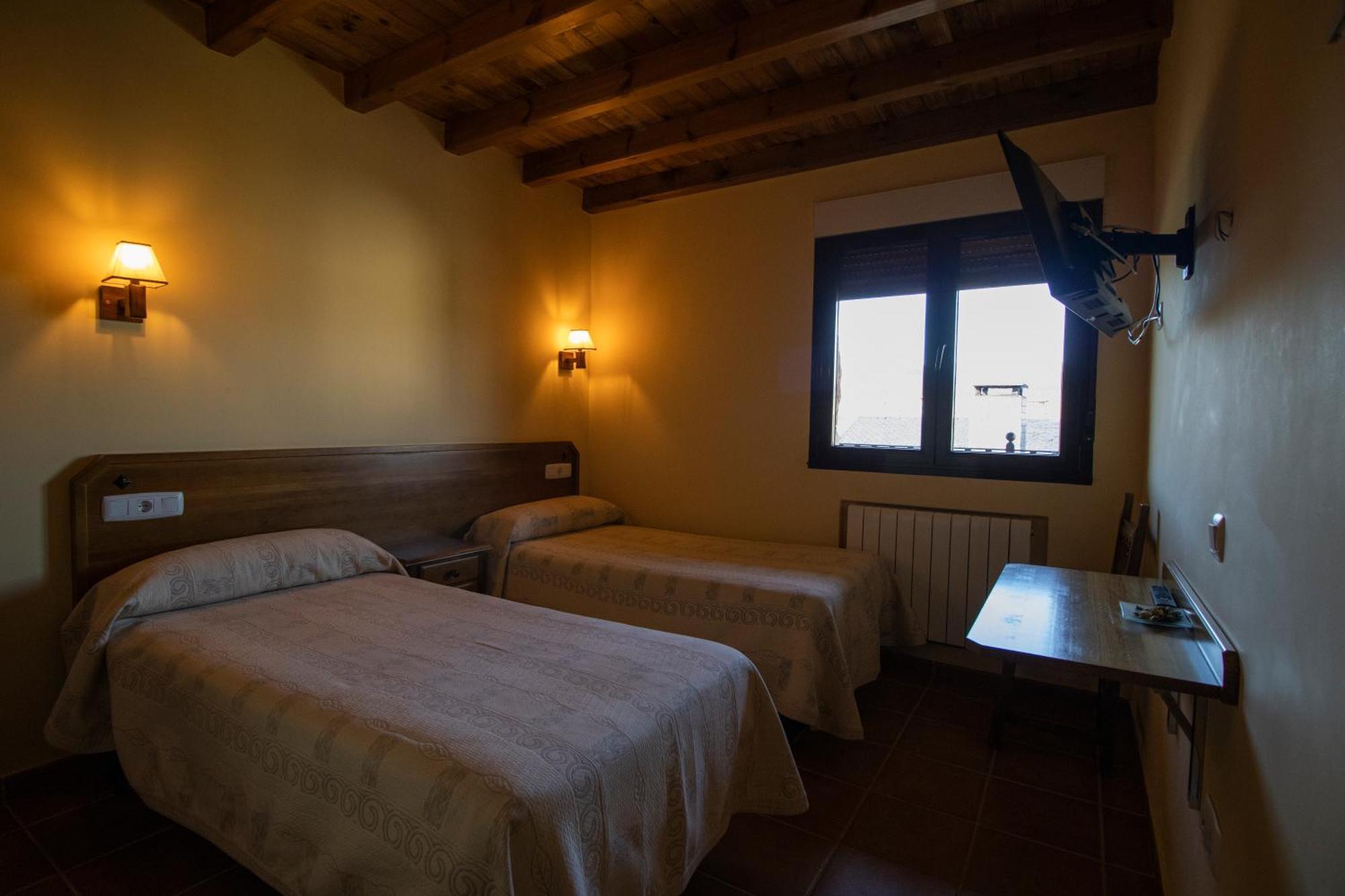 Hotel La Guarida De La Lleira Ferreras de Arriba Esterno foto
